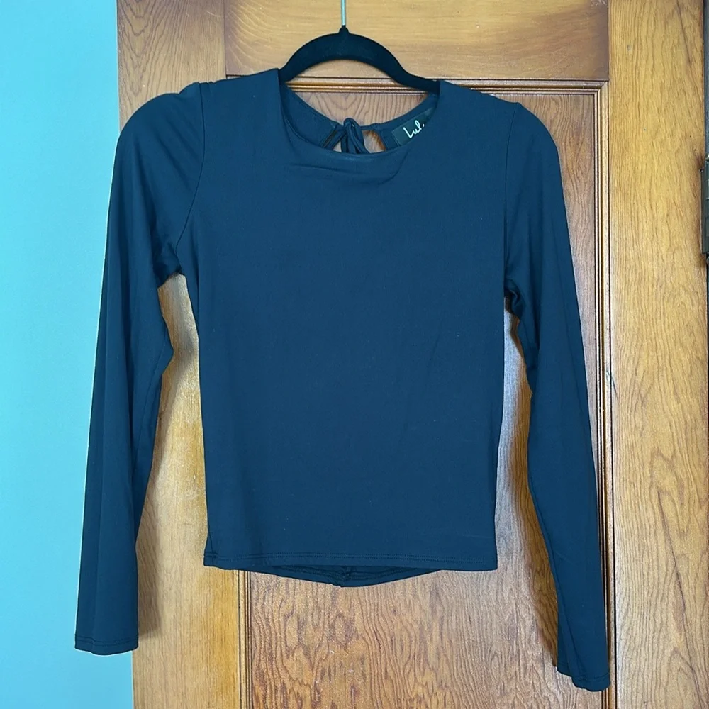 Lulus Cutout Back LS - Picture 3 of 5